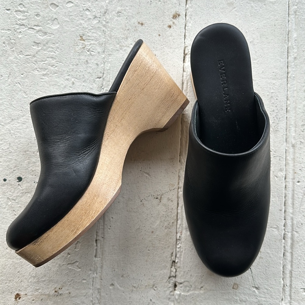 Everlane black clogs 6